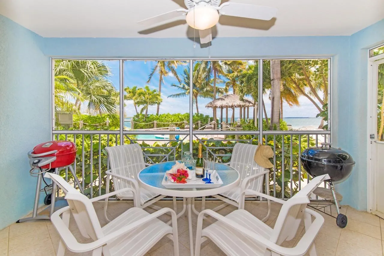 Kaibo Yacht Club By Cayman Villas Driftwood Village Isole Cayman