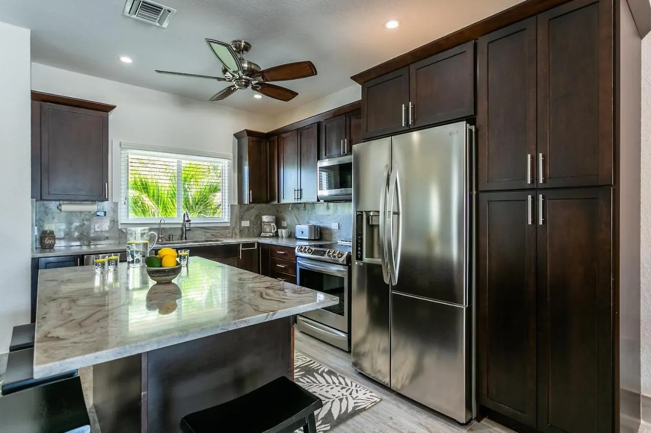 Kaibo Yacht Club By Cayman Villas Driftwood Village Isole Cayman
